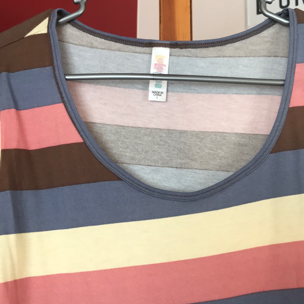 Long Sleeve Lula Roe Lynne’s - Picture 3 of 5
